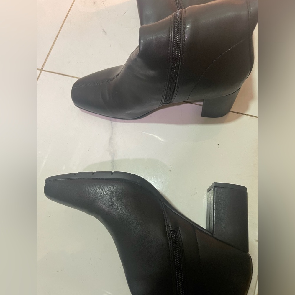 Aerosoles knee high boots black women good condition heel zipper